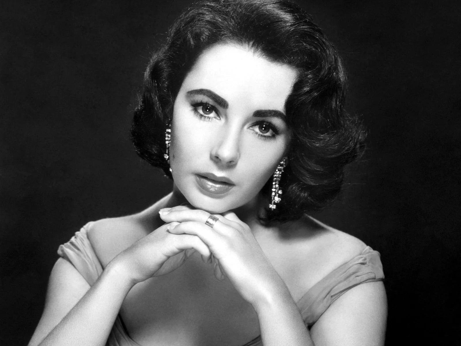 Elizabeth Taylor's Love Affair with Jewelry