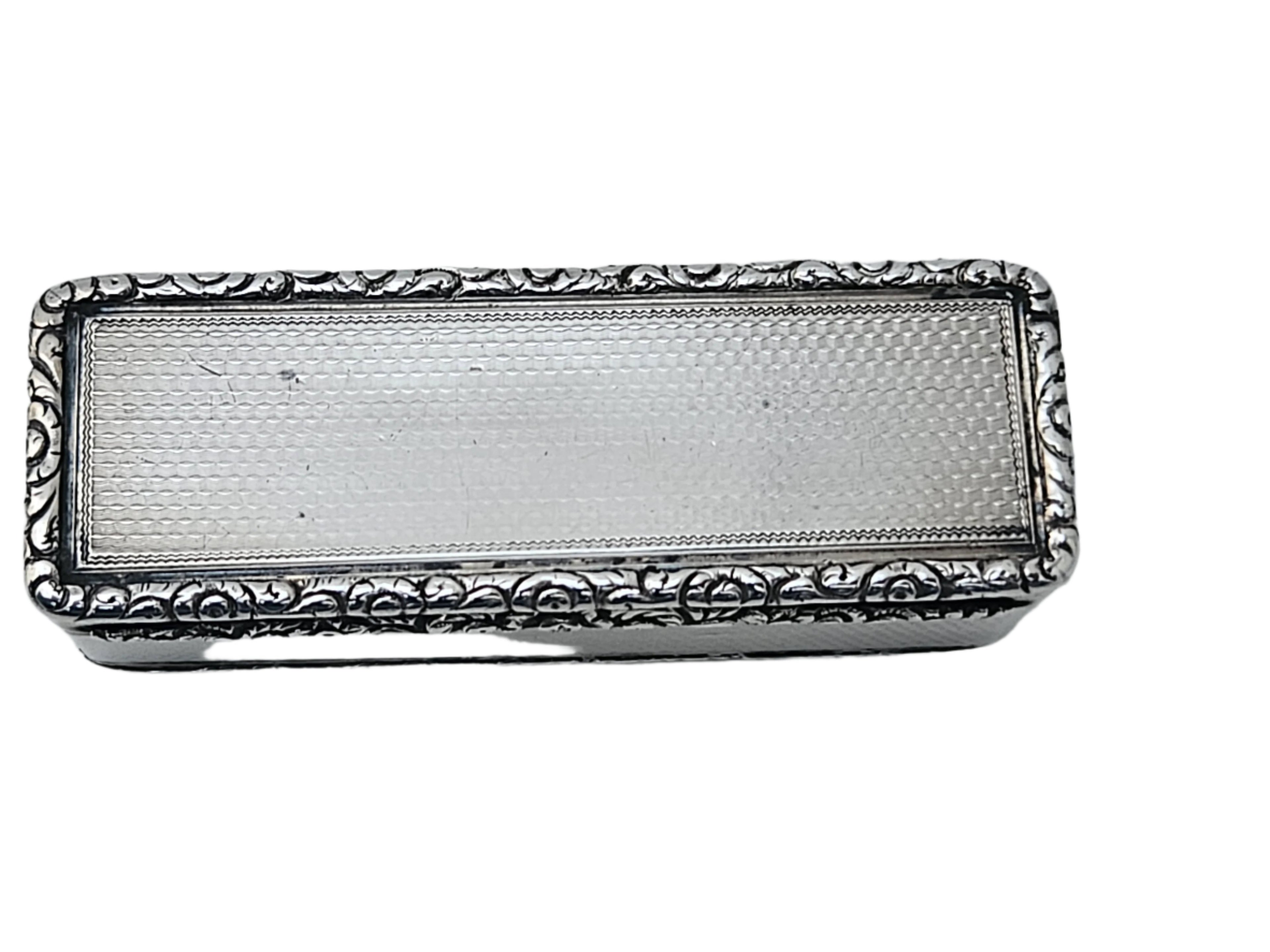 STERLING SILVER 19TH CENTURY ANTIQUE ENGLISH SNUFF BOX