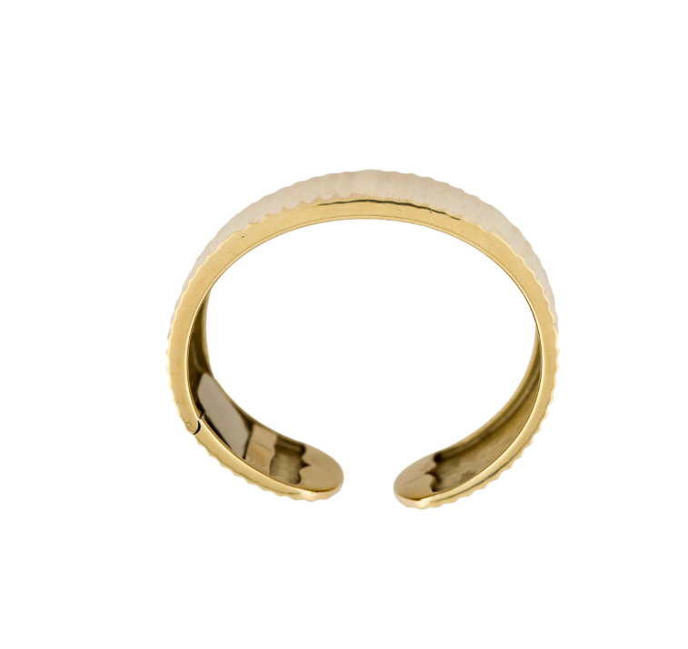 18K YELLOW GOLD WAVY HINGED CUFF BRACELET